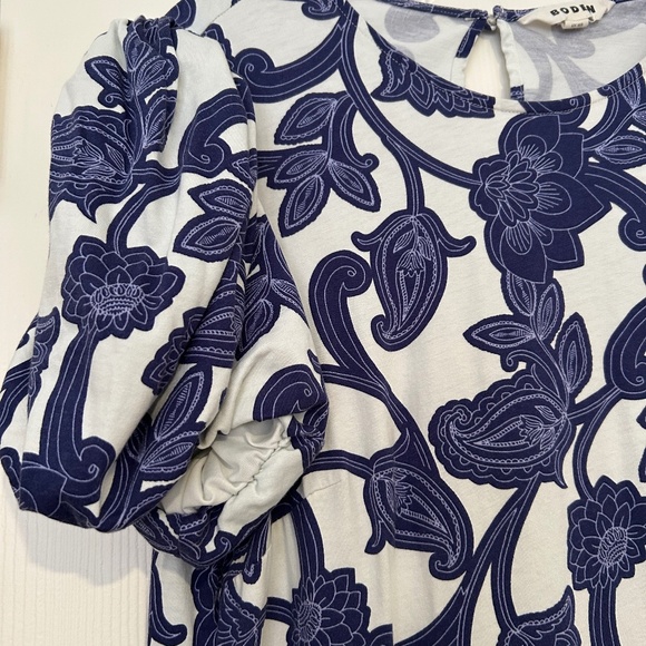 Boden White/Blue Paisley Floral Dress with Short Puff Sleeves Size 14 Vacation! - Picture 4 of 7